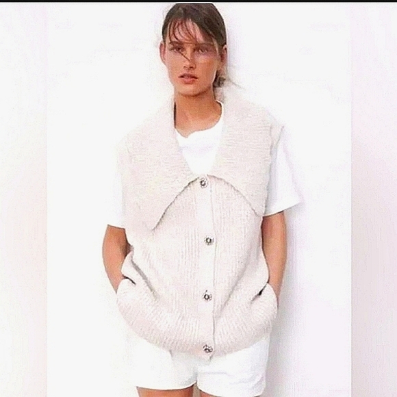 ZARA Gem Button Metallic Bib Collar Knit Vest. Size medium - Picture 2 of 13